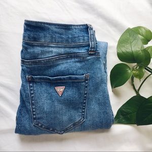 GUESS • jeans